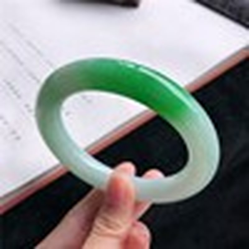 Natural Burmese Jadeite Bracel - огляд і ціна Bracelets