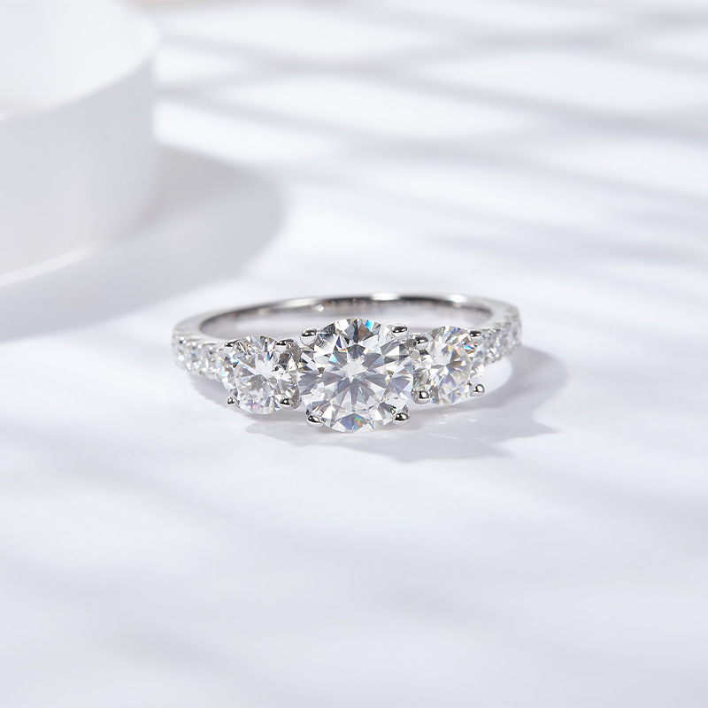HTOTOH 3 Stone 1 Carat D Color - огляд і ціна Moissanite Engagement Ring 1 Carat