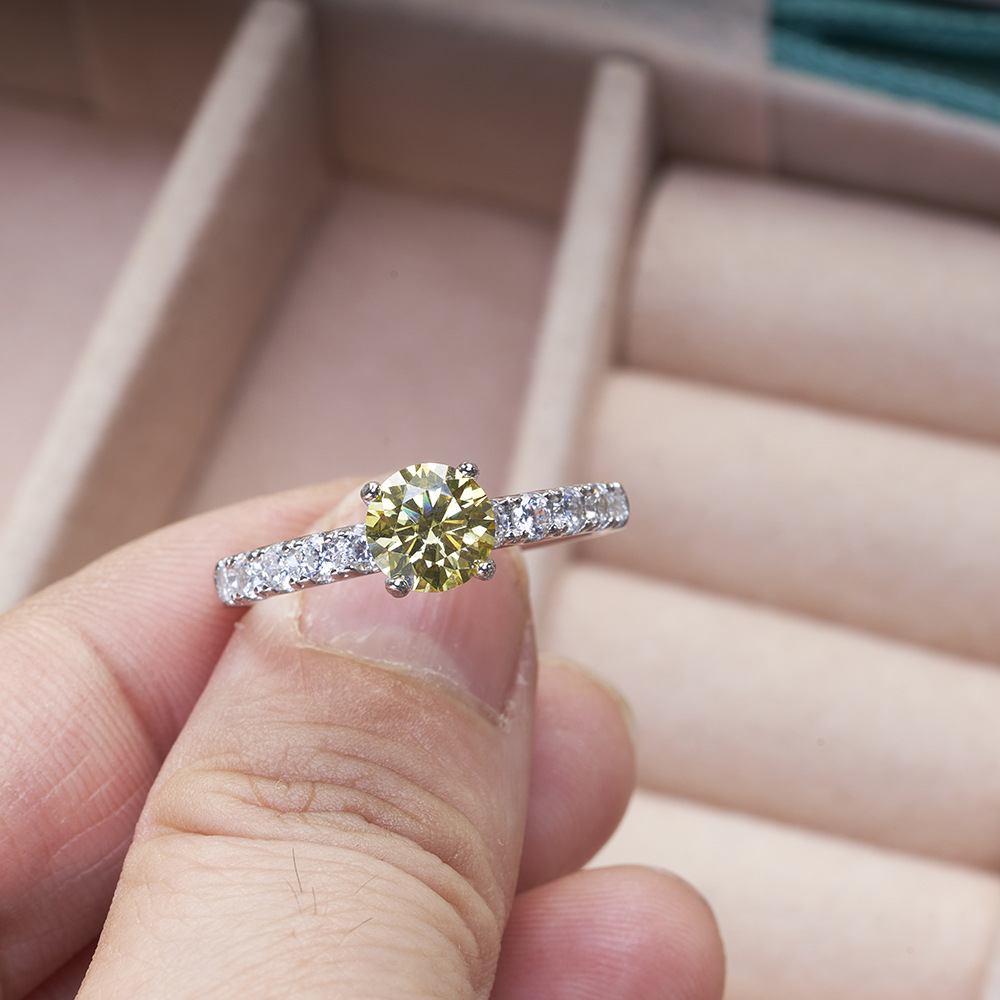 1-Carat D VVS1 Moissanite Ring - огляд і ціна Moissanite Engagement Ring 1 Carat