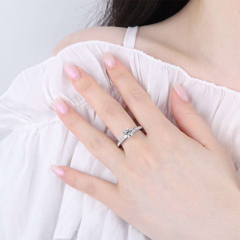 1-Carat D VVS1 Moissanite Ring - огляд і ціна Moissanite Engagement Ring 1 Carat