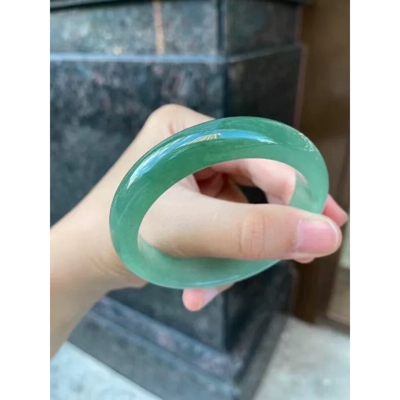 Elegant oil- jadeite  ice-waxy - огляд і ціна Bracelets